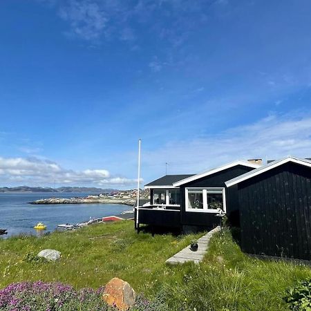 Vila The Black House Tuapannguit 48 Nuuk Exteriér fotografie