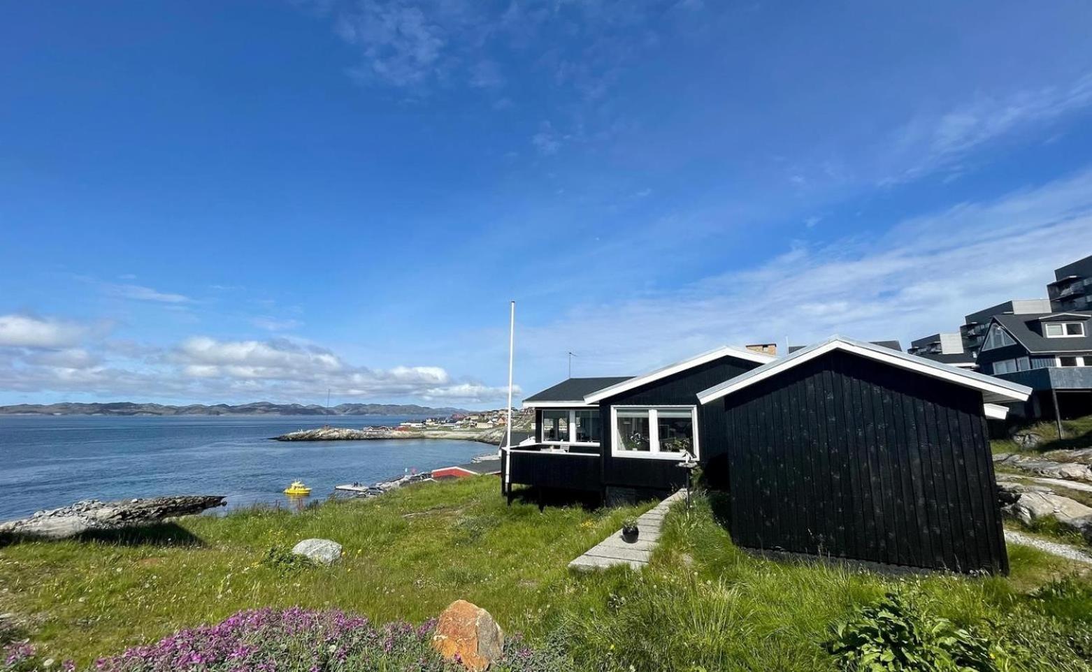 Vila The Black House Tuapannguit 48 Nuuk Exteriér fotografie